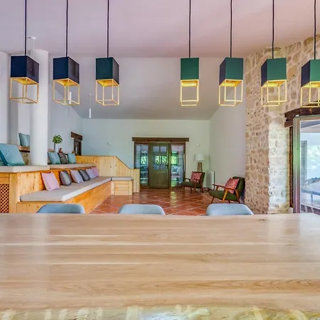 Masia Ventanell Luxury Near Barcelona Hotel 4*